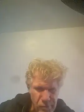 Snapshot of Hardwarelane67 chatting on July 17, 12:39 am Hardwarelane67 online show from July 17, 12:39 am