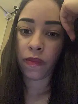 Snapshot of Amandinhaa19 chatting on February 5, 3:00 am Amandinhaa19 online show from February 5, 3:00 am