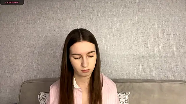 Snapshot of CindaWinn chatting on February 25, 6:01 am CindaWinn online show from February 25, 6:01 am