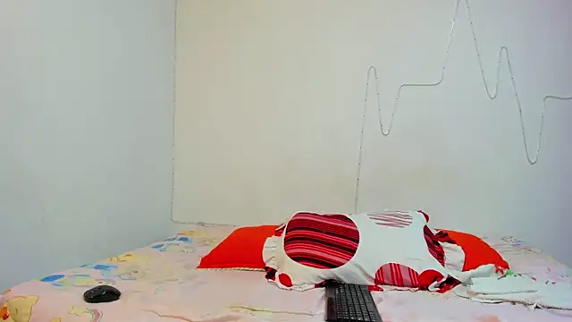 Snapshot of demonychloe chatting on July 2, 11:22 pm demonychloe online show from July 2, 11:22 pm