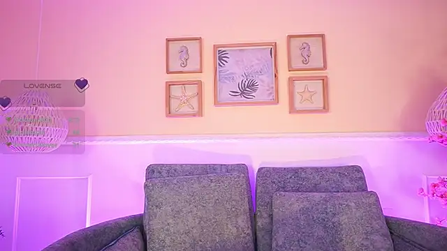Snapshot of MeganLowell chatting on May 15, 7:10 pm MeganLowell online show from May 15, 7:10 pm