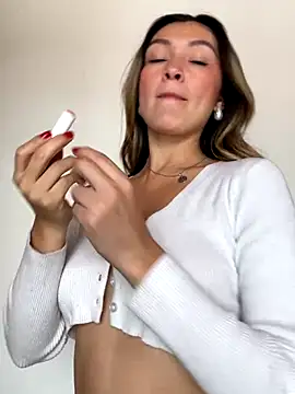 GeorginaBlack online show from December 14, 4:34 pm