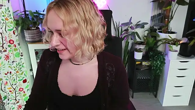 Snapshot of xzoeyryanx chatting on February 2, 6:50 pm xzoeyryanx online show from February 2, 6:50 pm