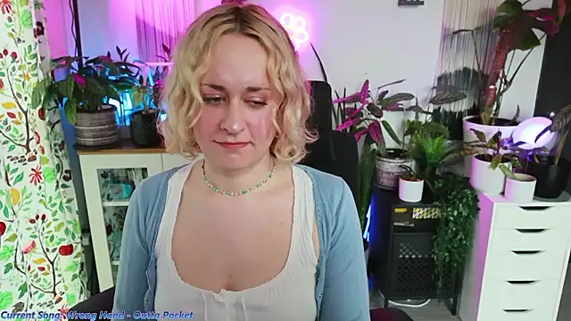 Snapshot of xzoeyryanx chatting on February 20, 6:41 pm xzoeyryanx online show from February 20, 6:41 pm