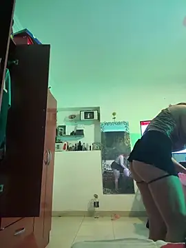 Snapshot of makivede2025 chatting on November 18, 10:14 pm makivede2025 online show from November 18, 10:14 pm