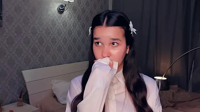 MeliaMelchiori online show from December 17, 9:43 pm