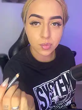 Snapshot of VeloraVyxen_ chatting on November 18, 2:50 am VeloraVyxen online show from November 18, 2:50 am