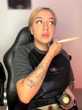 VeloraVyxen  online show from November 30, 3:21 am