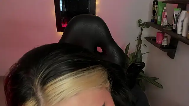 VeloraVyxen  online show from December 19, 1:18 pm