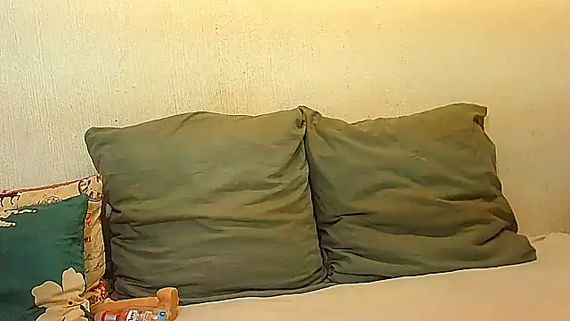 Snapshot of BrunetteNaomi8 chatting on May 1, 9:08 pm BrunetteNaomi8 online show from May 1, 9:08 pm