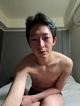Snapshot of zem0908 chatting on April 1, 8:04 am zem0908 online show from April 1, 8:04 am