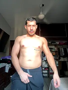 Snapshot of DARG_17 chatting on December 15, 8:35 pm DARG 17 online show from December 15, 8:35 pm