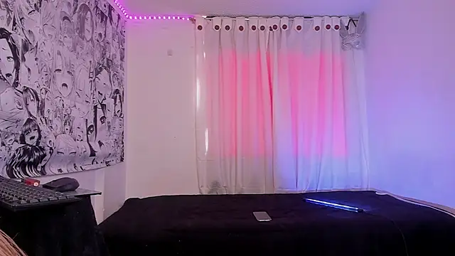 daniii mua online show from April 18, 7:40 pm