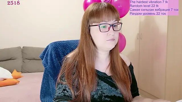 Snapshot of Foxy-lady chatting on June 1, 10:22 pm Foxy-lady online show from June 1, 10:22 pm