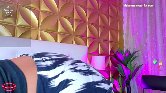 Amanda Mooree online show from March 31, 4:02 am