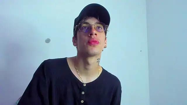 Snapshot of Dio__morningstar chatting on November 19, 12:16 pm Dio morningstar online show from November 19, 12:16 pm