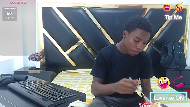 NoahJhonson69 online show from January 18, 7:06 pm