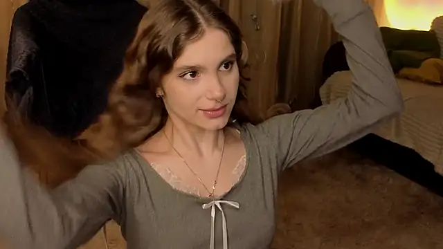Snapshot of RozanneJordan chatting on May 2, 9:31 pm RozanneJordan online show from May 2, 9:31 pm