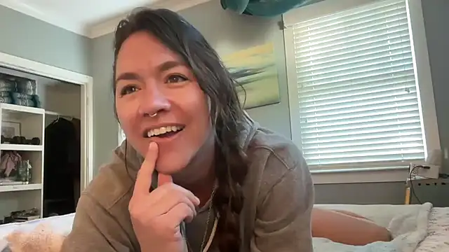 Snapshot of bendlikebecks chatting on April 20, 1:25 pm bendlikebecks online show from April 20, 1:25 pm