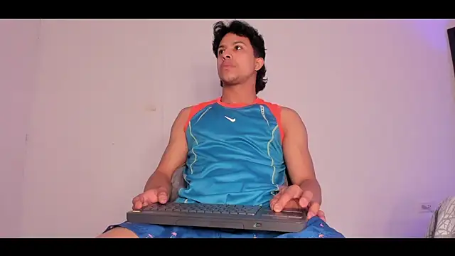 Snapshot of homerothompson chatting on November 20, 9:25 pm homerothompson online show from November 20, 9:25 pm