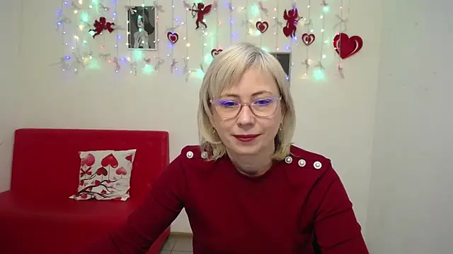 LaurenWishy online show from February 3, 6:51 am