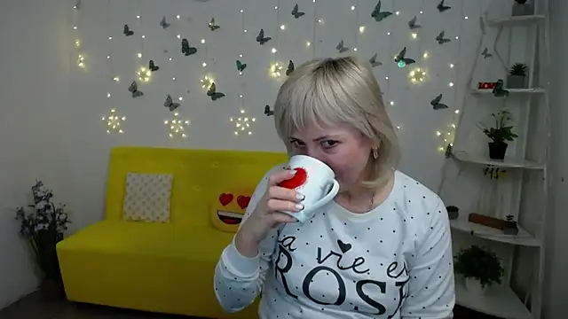 LaurenWishy online show from March 2, 7:15 am