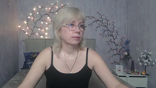 Snapshot of LaurenWishy chatting on April 23, 5:30 am LaurenWishy online show from April 23, 5:30 am