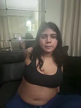 Snapshot of TiaBella_ chatting on December 18, 10:49 pm TiaBella online show from December 18, 10:49 pm