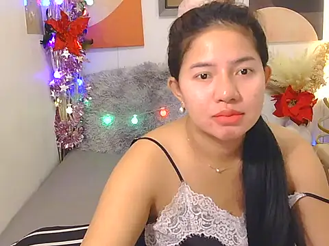 Snapshot of Asiantresha chatting on November 19, 1:05 am Asiantresha online show from November 19, 1:05 am