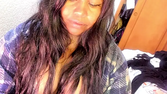 ebonycamelia online show from April 15, 5:42 pm