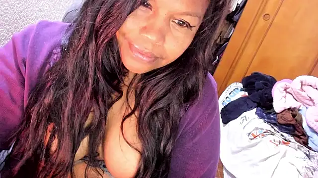 ebonycamelia online show from April 17, 11:08 pm