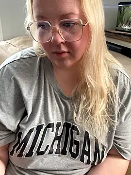 Snapshot of Kennaknox chatting on January 11, 4:34 pm Kennaknox online show from January 11, 4:34 pm