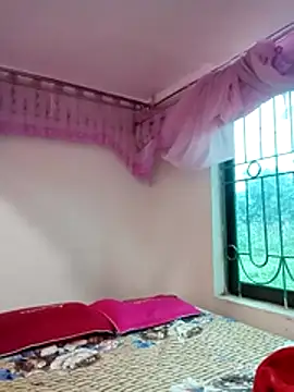 quynhquynh  online show from February 21, 2:34 am