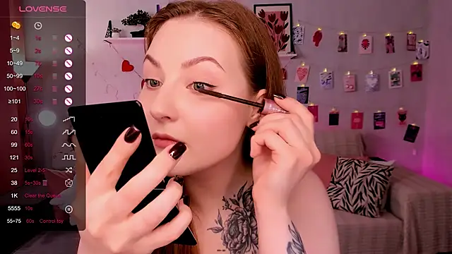 Snapshot of velvet_cherry_ chatting on April 30, 8:53 am velvet cherry online show from April 30, 8:53 am
