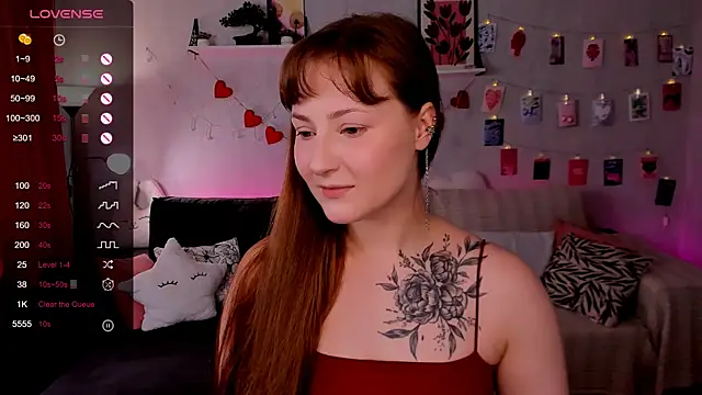 Snapshot of velvet_cherry_ chatting on June 23, 8:56 am velvet cherry online show from June 23, 8:56 am