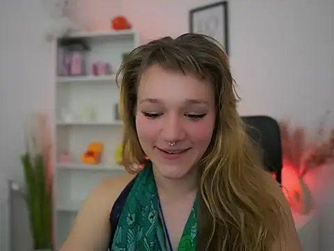 Snapshot of cute_brutality chatting on June 18, 1:15 pm cute brutality online show from June 18, 1:15 pm