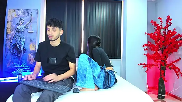 dracke and zara online show from April 13, 1:16 pm