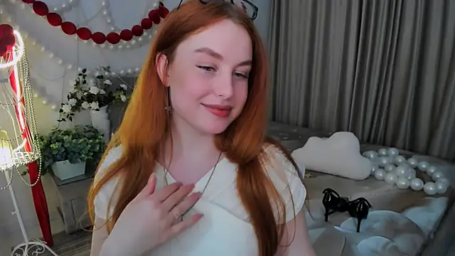 Snapshot of AirySilhouette chatting on April 21, 2:37 am AirySilhouette online show from April 21, 2:37 am