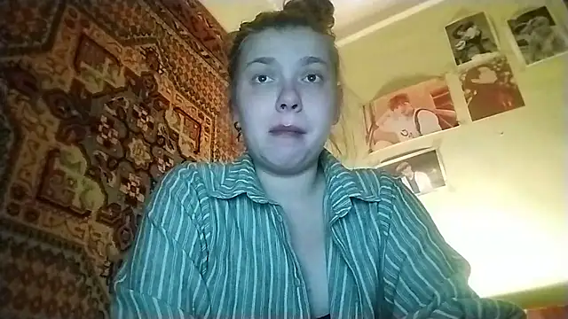 KikiBang online show from April 17, 7:28 pm