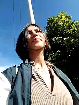 Zoe addiction online show from December 1, 2:00 pm