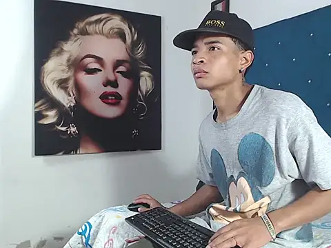 crissex3 online show from March 19, 12:31 pm