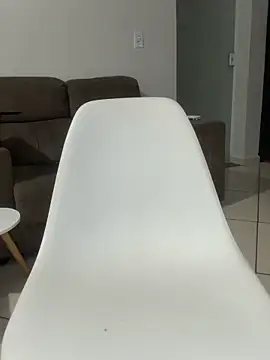 Snapshot of melyssaa23 chatting on February 25, 2:32 am melyssaa23 online show from February 25, 2:32 am