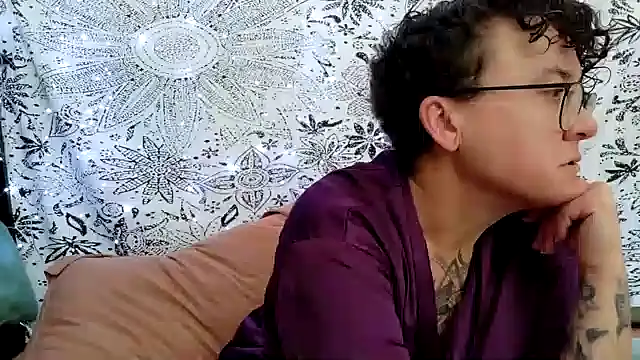 Snapshot of sareberr420 chatting on February 1, 2:59 pm sareberr420 online show from February 1, 2:59 pm