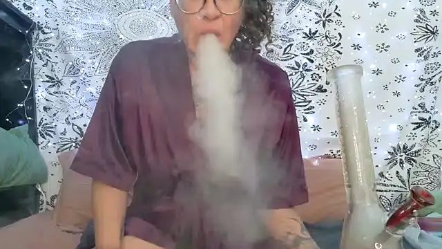 Snapshot of sareberr420 chatting on February 4, 4:35 pm sareberr420 online show from February 4, 4:35 pm