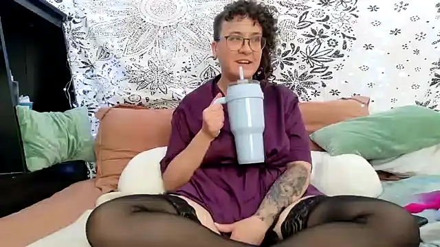 Snapshot of sareberr420 chatting on March 4, 4:13 pm sareberr420 online show from March 4, 4:13 pm