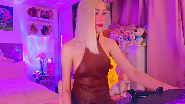 Snapshot of MadamBarbiee chatting on February 1, 1:37 am MadamBarbiee online show from February 1, 1:37 am