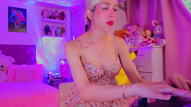 Snapshot of MadamBarbiee chatting on March 5, 6:15 pm MadamBarbiee online show from March 5, 6:15 pm