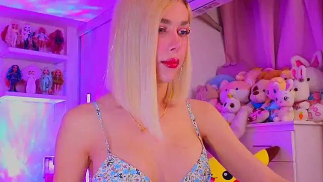 Snapshot of MadamBarbiee chatting on March 6, 10:50 pm MadamBarbiee online show from March 6, 10:50 pm
