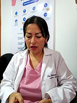 JustSamantha  online show from April 12, 11:26 am