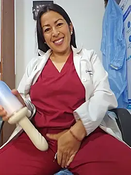 Snapshot of JustSamantha_ chatting on July 8, 4:00 pm JustSamantha online show from July 8, 4:00 pm